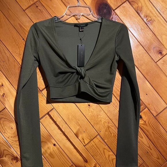 Deep V-neck Fitted Crop with Twist Front - Picture 1 of 4